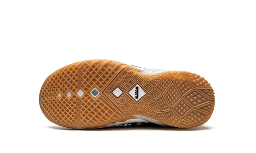 Nike Basketball LeBron 18 GS